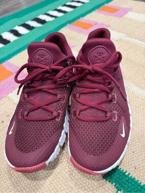 Nike Free Metcon 4 Women’s Training Shoes Size 7 Burgundy